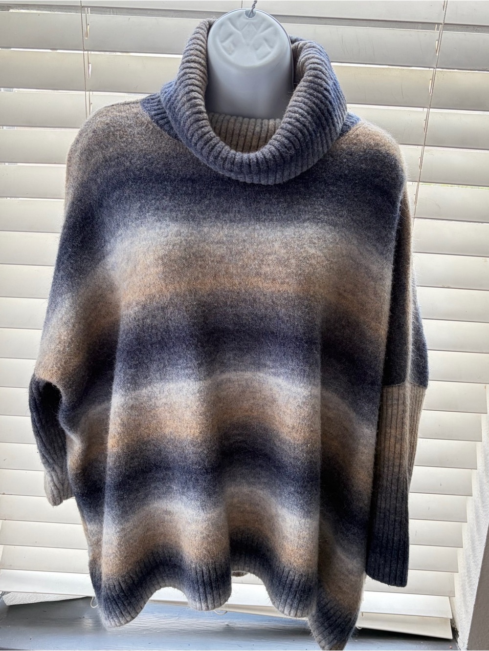 LOFT Ombre Turtleneck Sweater Women's Size S Gray Beige Striped Oversized Cozy